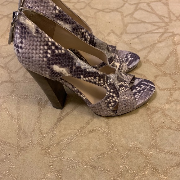 Nine West Grey Snakeskin Open Toe Vaila Sandals - Picture 3 of 6